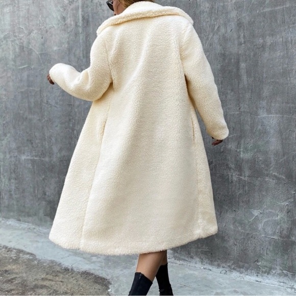 Eilly Bazar Cream Teddy Coat - Picture 2 of 8